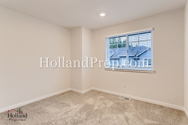 Building Photo - 15974 NW Hosmer Ln