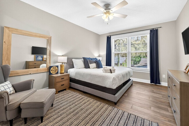 Building Photo - 1826 Beachway Ln