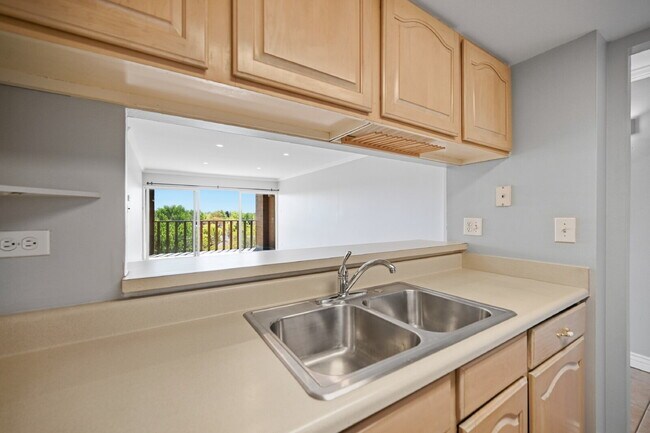 Building Photo - $2,240.95 2-Bed, 2-Bath Condo In Perfect Denver Location!