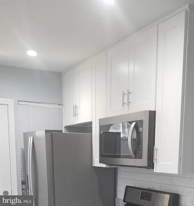 Building Photo - 335 63rd St NE
