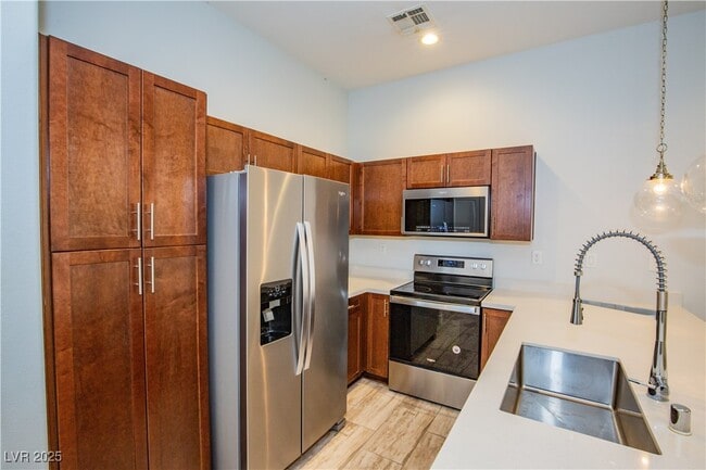 Building Photo - 10557 Ridge Glow Ave