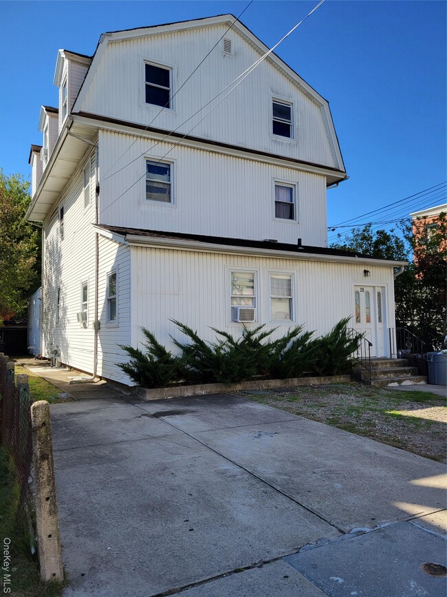 Primary Photo - 28 Brooklyn Ave