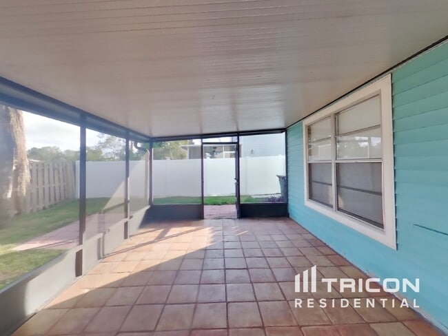 Building Photo - 11011 Greenaire Dr
