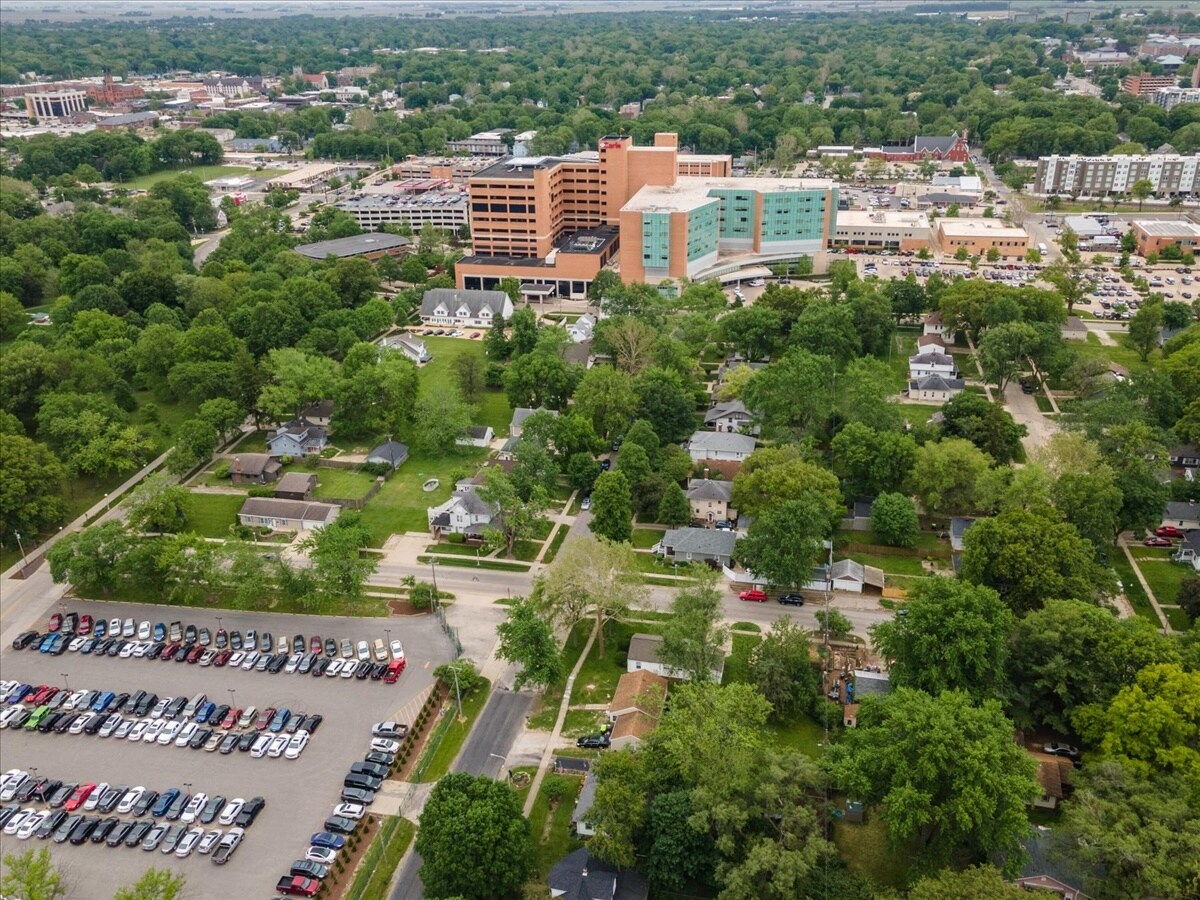 Building Photo - 1001 N Coler Ave
