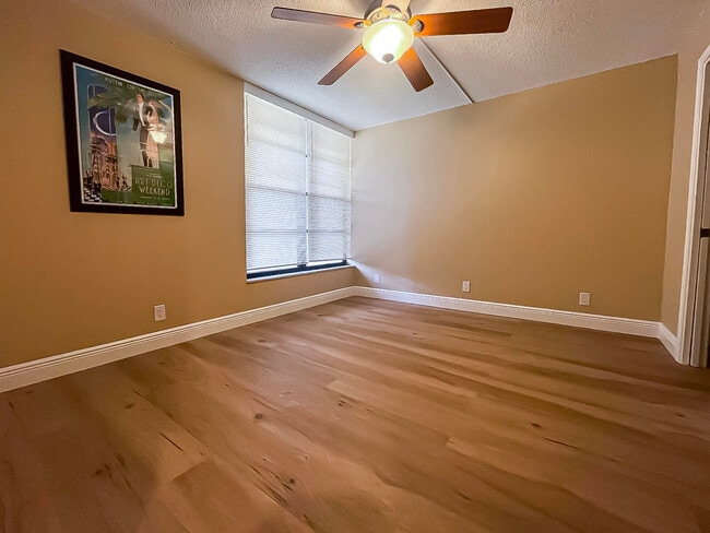 Building Photo - 6 Royal Palm Way