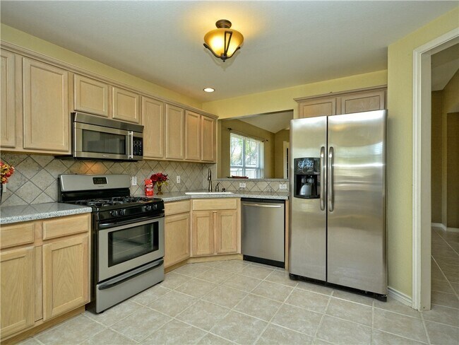 Building Photo - CHARMING CHANDLER CREEK HOME