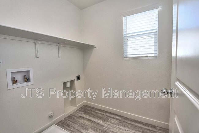 Building Photo - 8312 Whippersnapper Way