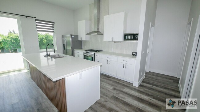 Building Photo - Newly Built Solar-Powered Home!