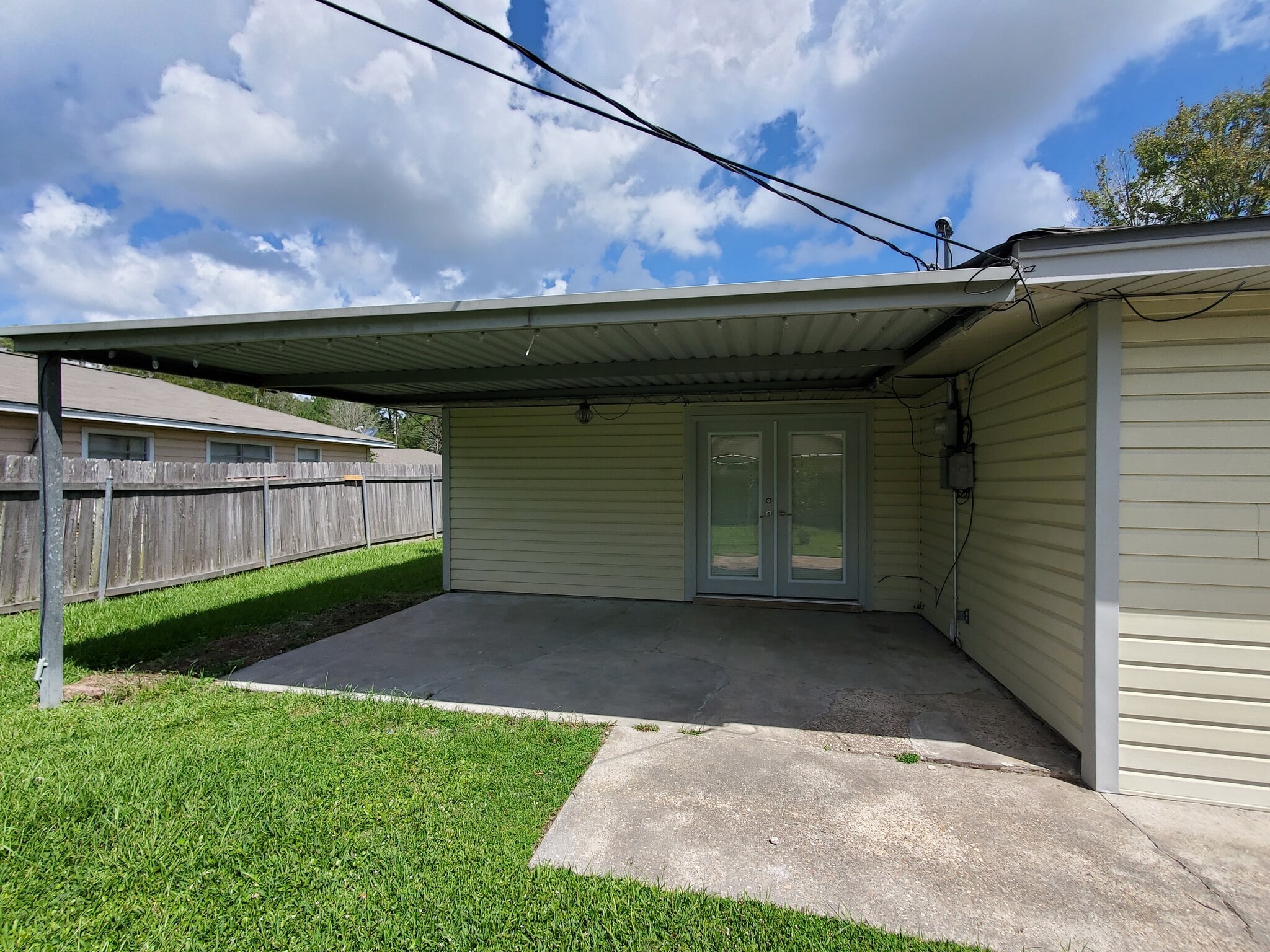 Building Photo - 4805 Lawndale Ave