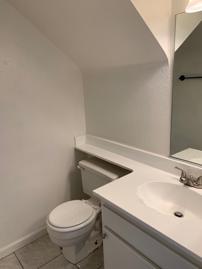 Building Photo - 3 Bedrooms, 2.5 Bath Townhome for Lease in Ontario with Water & Trash Included