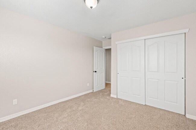 Building Photo - 12664 Azulejos St