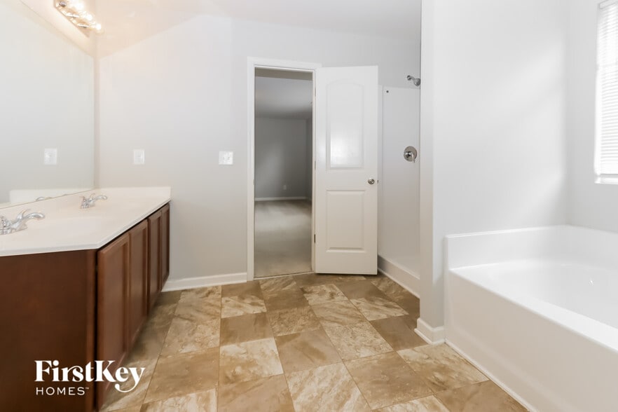 Building Photo - 170 Betty Ann Ln