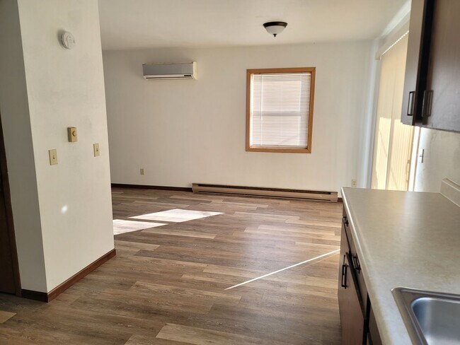 Building Photo - 2460-2462 2nd Ave South