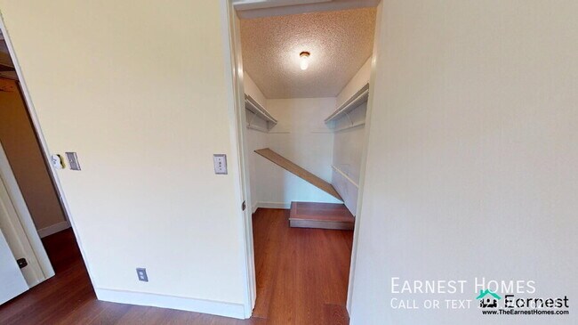 Building Photo - 10757 Hortense St