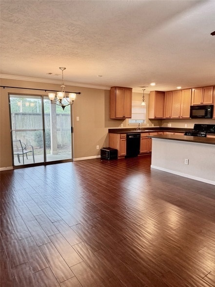 Building Photo - 16010 Limestone Lake Dr