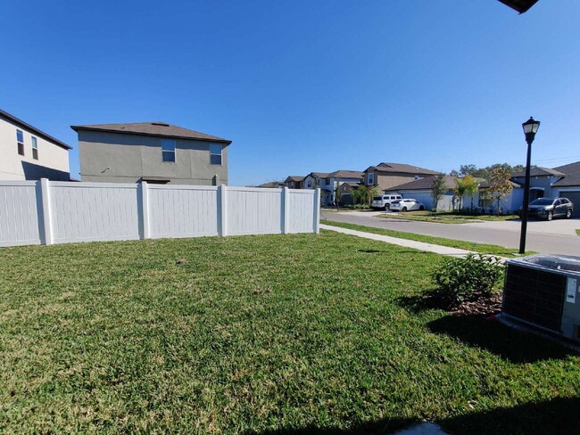 Building Photo - 7115 Samuel Ivy Dr