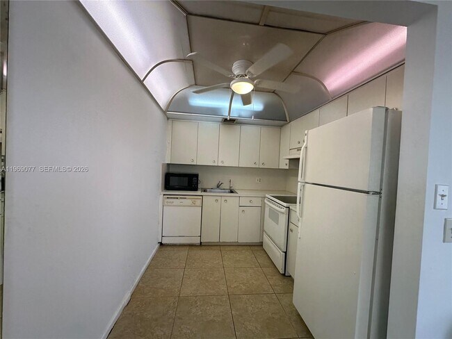 Building Photo - 13255 SW 9th Ct