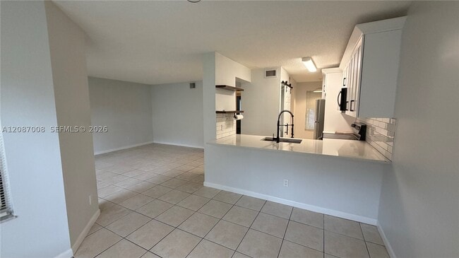 Building Photo - 1174 Coral Club Dr
