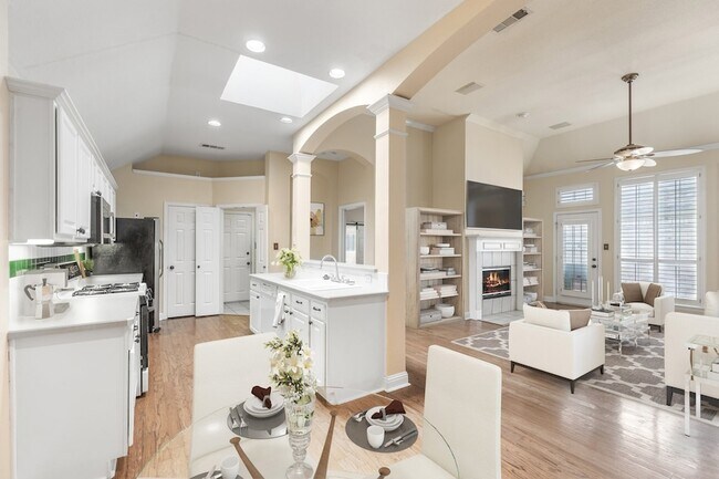 Building Photo - 8013 Springmoss Dr