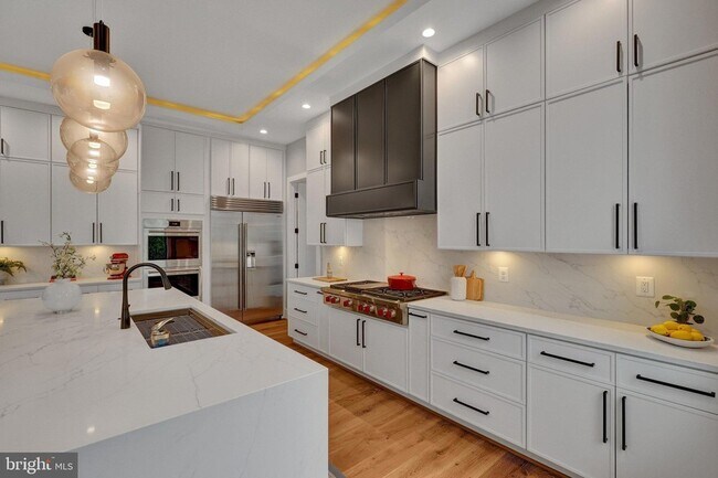 Building Photo - 1100 Balls Hill Rd