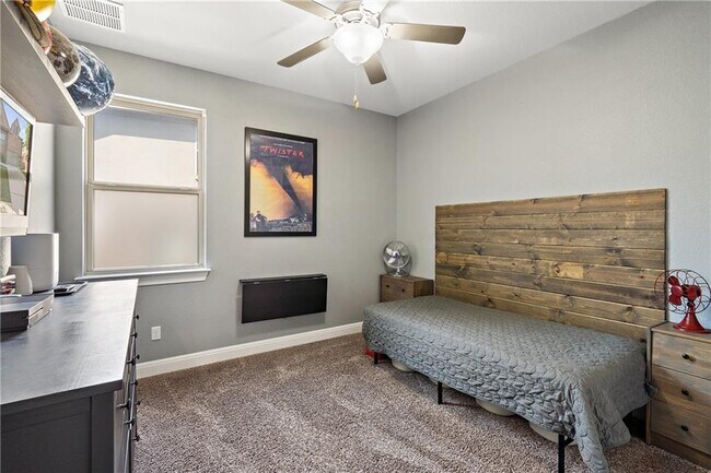 Building Photo - 4304 Valley Oaks Dr
