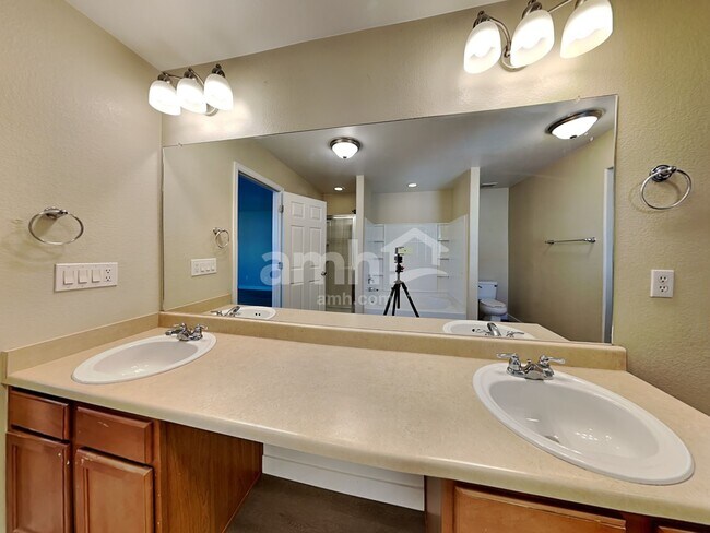 Building Photo - 18908 E 47th Dr