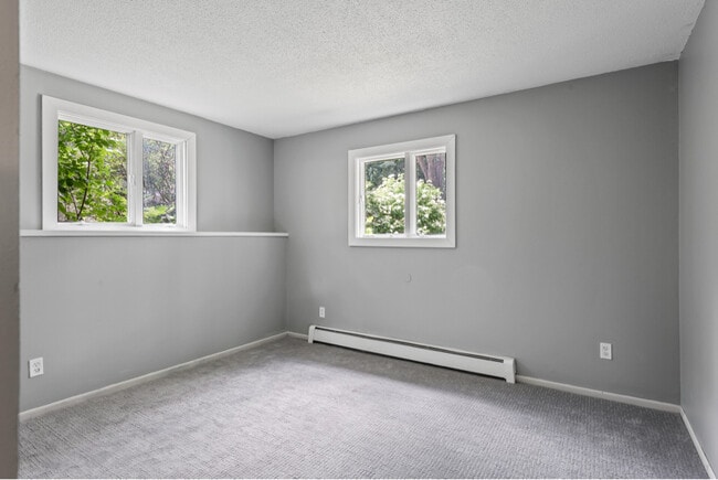 Building Photo - 968 Gershwin Ave N