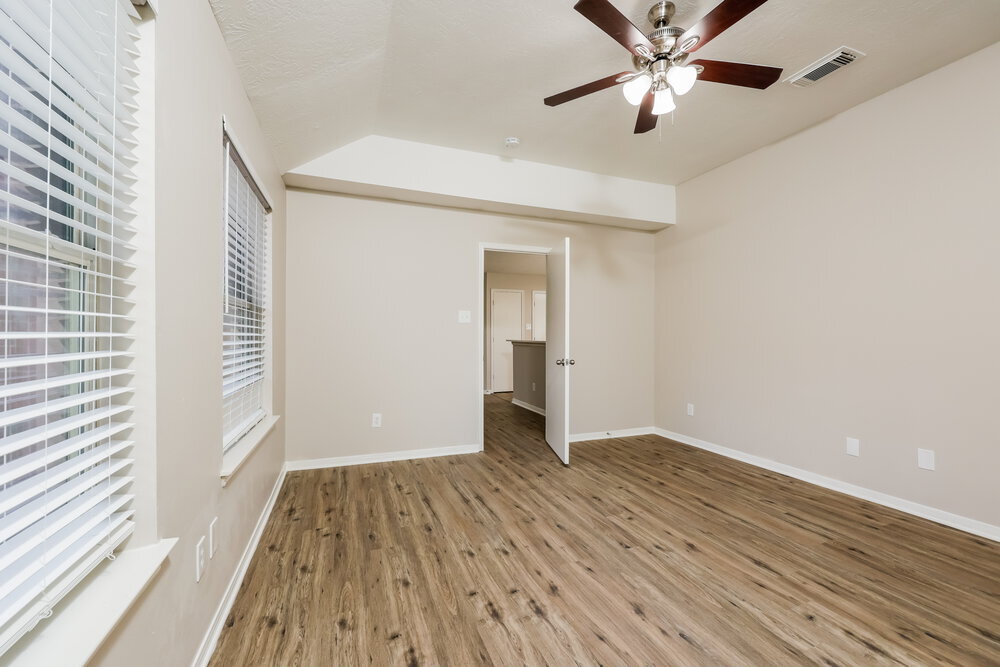 Building Photo - 18614 Willow Cove Dr