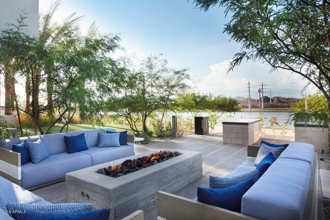 Building Photo - 260 E Rio Salado Pkwy