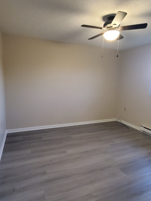 Building Photo - 861 Buchanan Trail E