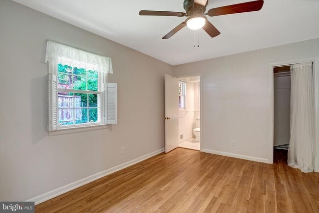 Building Photo - 821 N Latham St