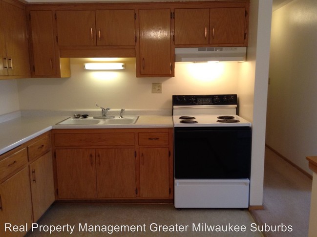 Building Photo - 5240 W Midland Dr