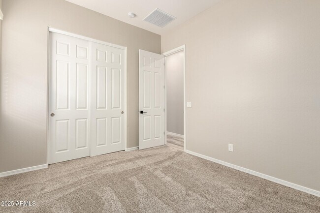 Building Photo - 2808 W Roosevelt Dr