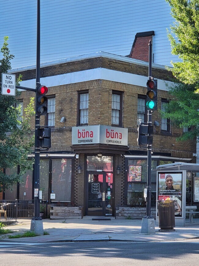 Building Photo - 907 Webster St NW