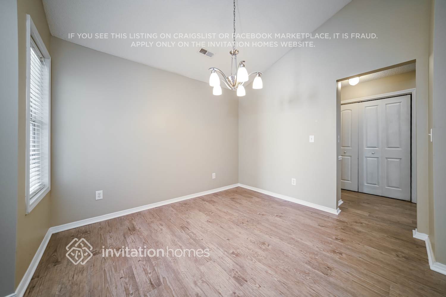 Building Photo - 905 Castlerock Way