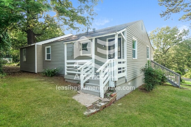 Building Photo - 529 Seminole Cir