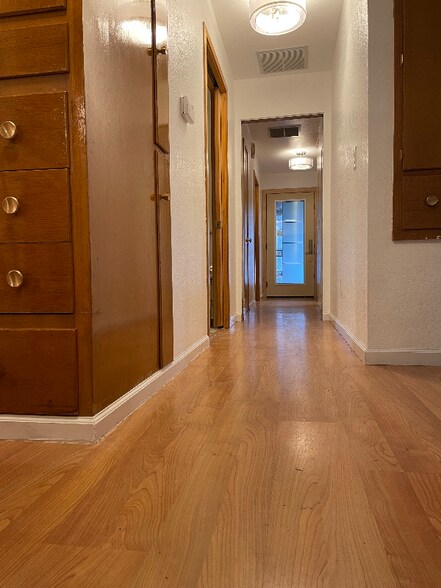 Building Photo - 129 126th St E