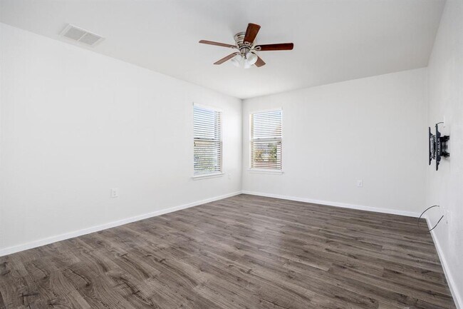 Building Photo - 8909 Winter Haven Rd