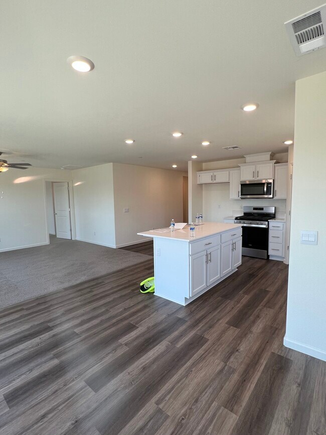 Building Photo - 5805 Beltrami Pl