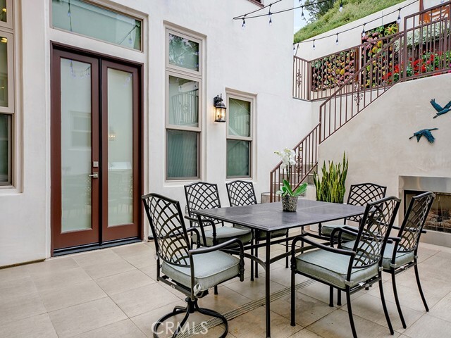 Building Photo - 75 Marbella