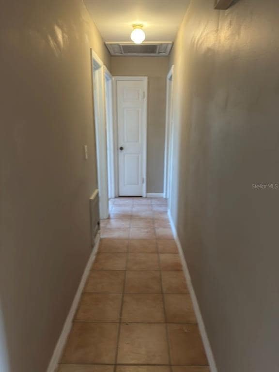 Building Photo - 4409 W Varn Ave