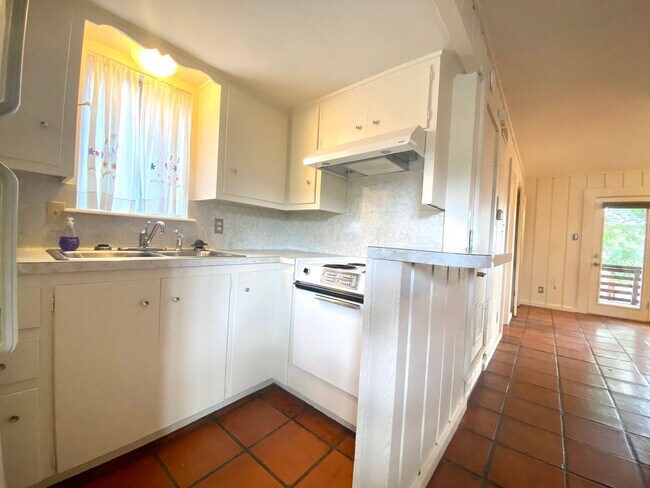 Building Photo - Blue Ridge Trail