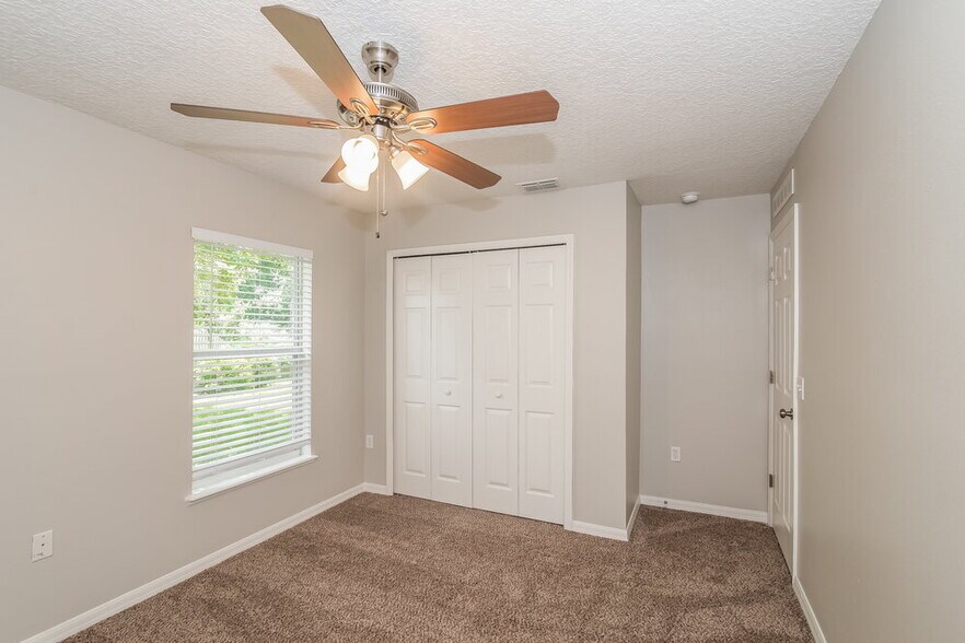 Building Photo - 12202 Glenn Hollow Dr