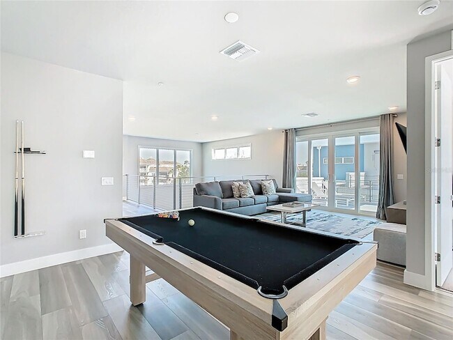 Building Photo - 7740 Sandy Ridge Dr