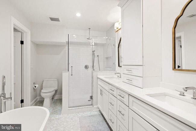 Building Photo - 312 N Pitt St