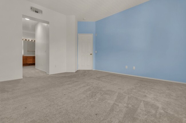 Building Photo - 2773 N Blackburn Dr