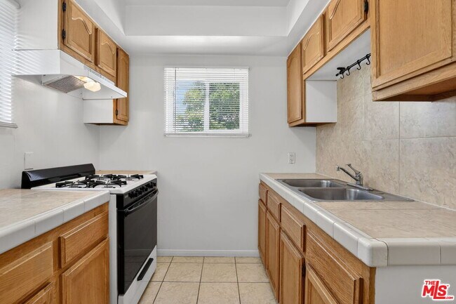 Building Photo - 14721 Sylvan St