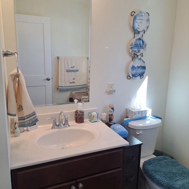 Half Bathroom - 916 Cedar Dr