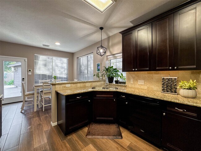 Building Photo - 1804 San Jose St