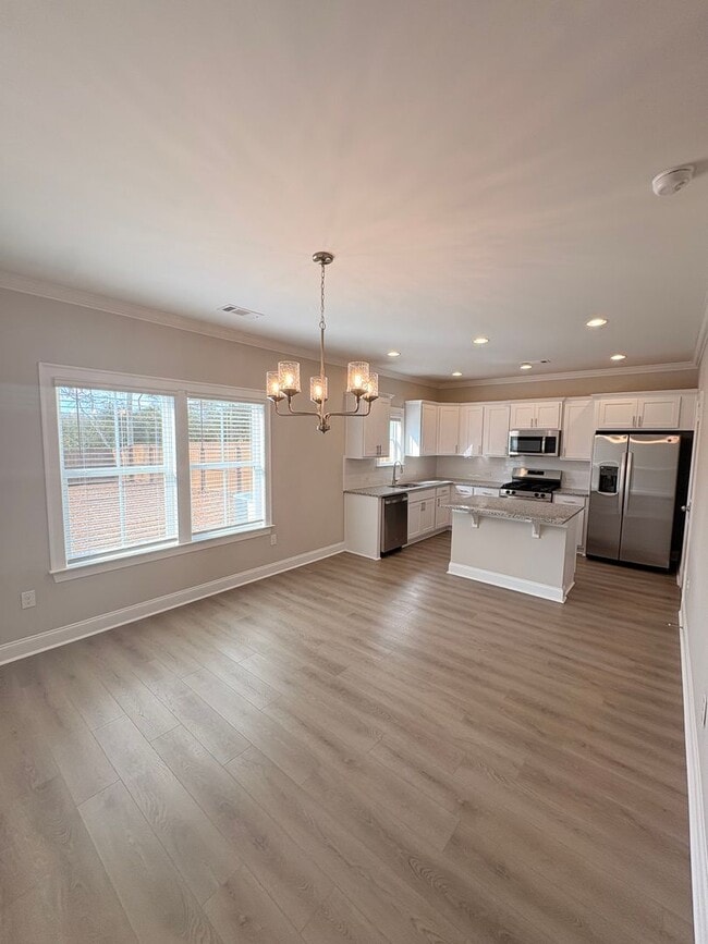 Building Photo - 102 Alva Ct